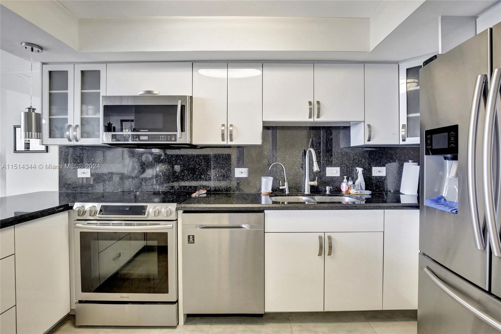 20515 E Country Club Dr 2147, Aventura, Florida 33180, 3 Bedrooms Bedrooms, ,3 BathroomsBathrooms,Residential,For Sale,20515 E Country Club Dr 2147,A11514344