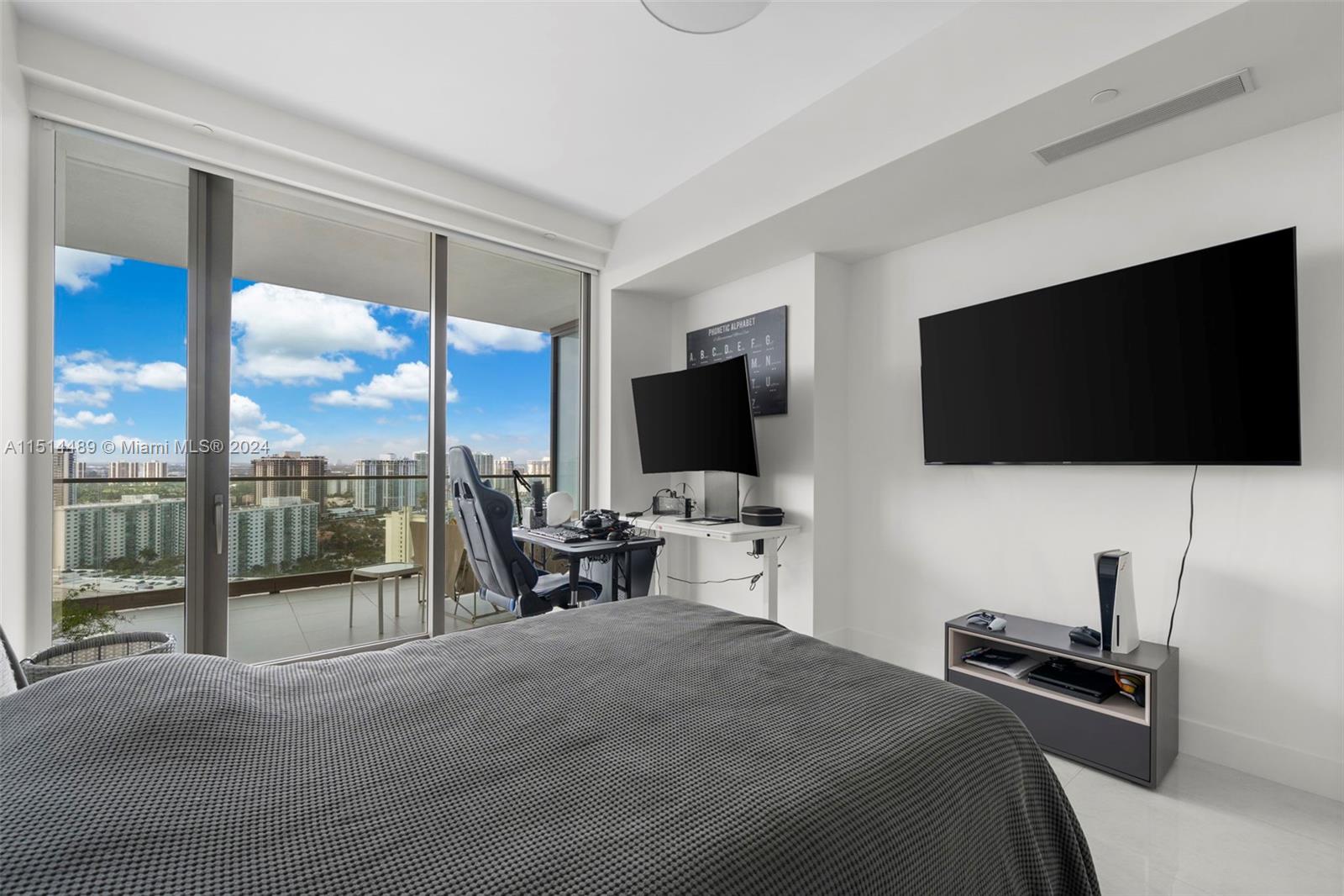 18975 Collins Ave, Sunny Isles Beach, FL, 33160 United States, 3 Bedrooms Bedrooms, ,3 BathroomsBathrooms,Residential,For Sale,Collins Ave,A11514489