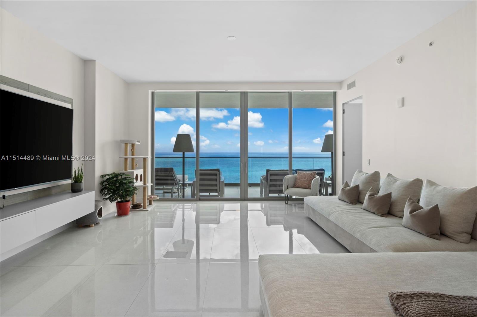 18975 Collins Ave, Sunny Isles Beach, FL, 33160 United States, 3 Bedrooms Bedrooms, ,3 BathroomsBathrooms,Residential,For Sale,Collins Ave,A11514489