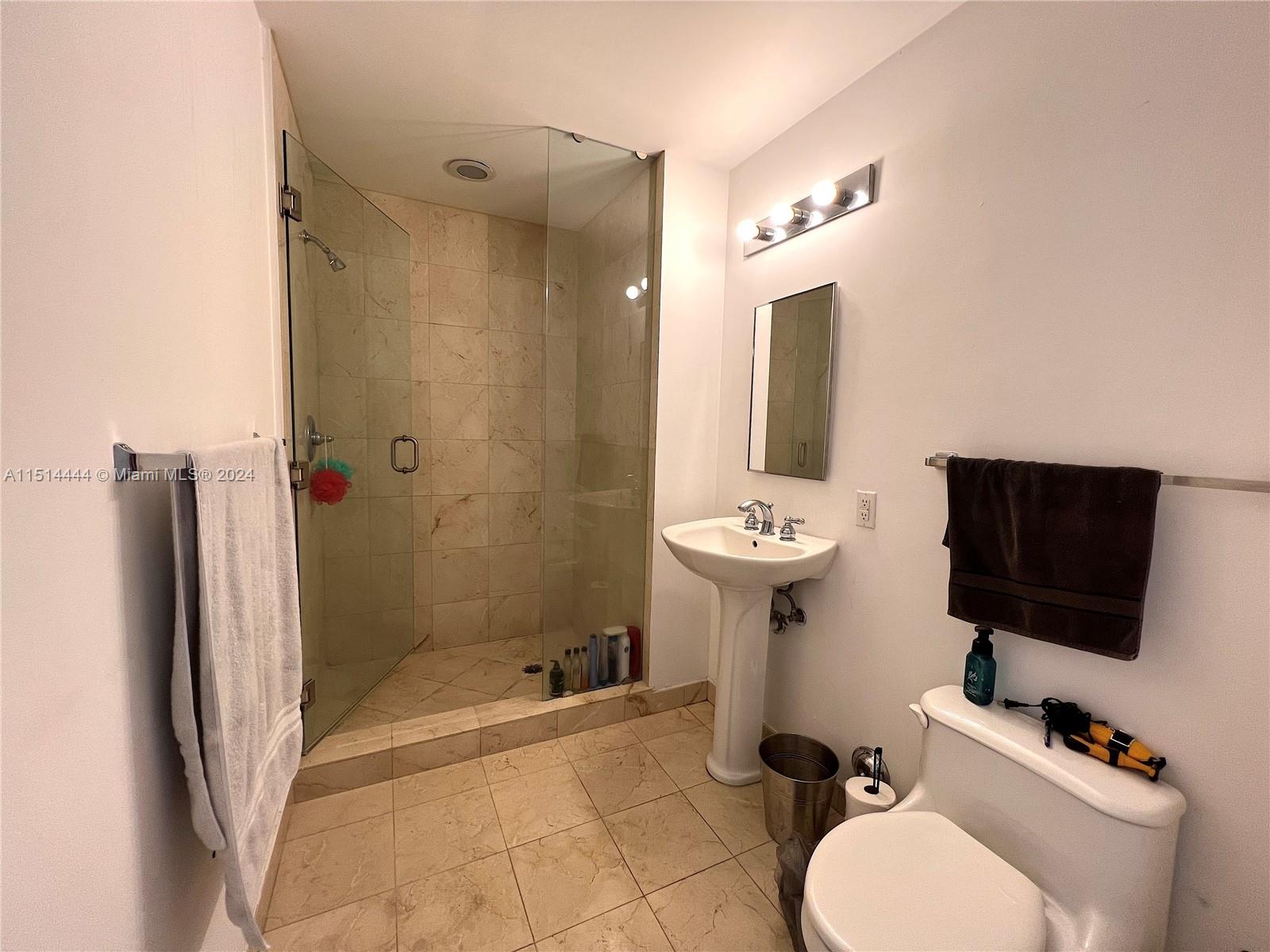 6365 Collins Ave 4406, Miami Beach, Florida 33141, 2 Bedrooms Bedrooms, ,2 BathroomsBathrooms,Residentiallease,For Rent,6365 Collins Ave 4406,A11514444