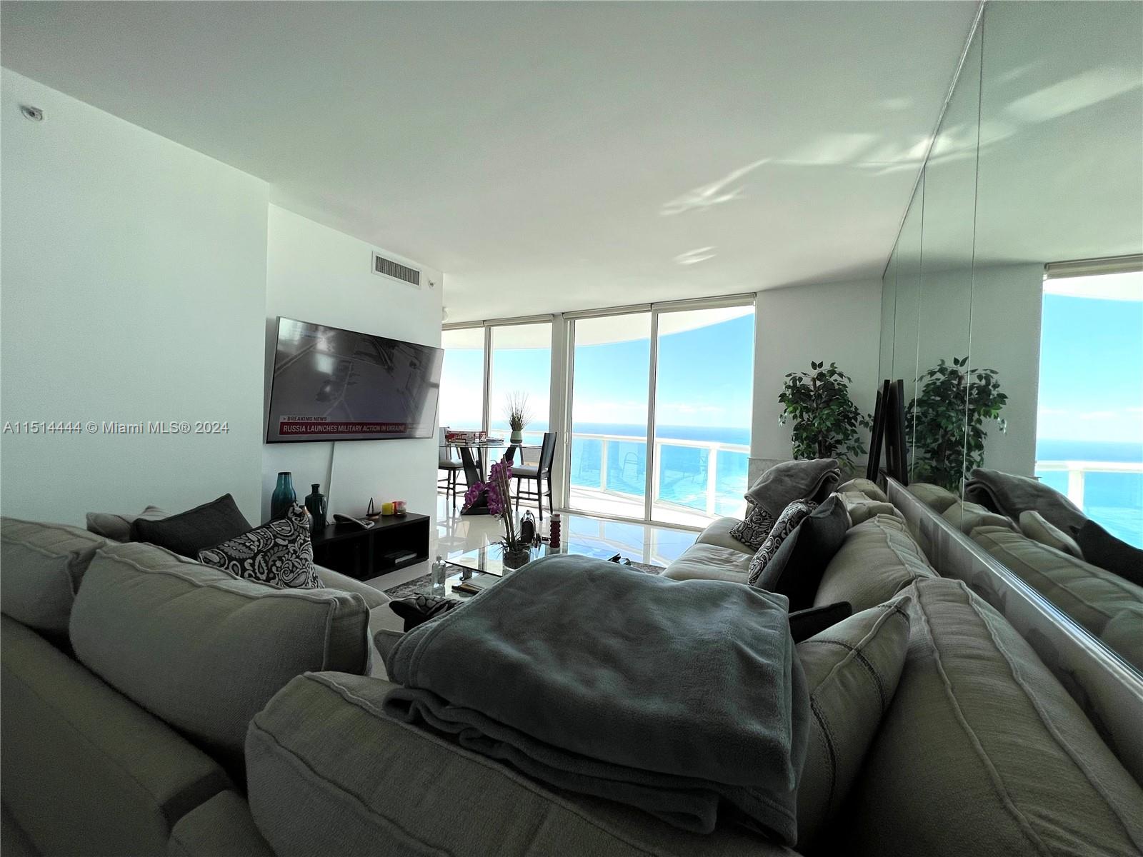 6365 Collins Ave 4406, Miami Beach, Florida 33141, 2 Bedrooms Bedrooms, ,2 BathroomsBathrooms,Residentiallease,For Rent,6365 Collins Ave 4406,A11514444