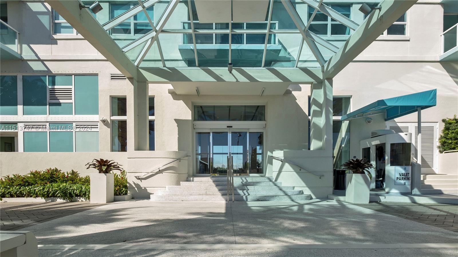 650 West Ave 304, Miami Beach, Florida 33139, 1 Bedroom Bedrooms, ,1 BathroomBathrooms,Residentiallease,For Rent,650 West Ave 304,A11513747