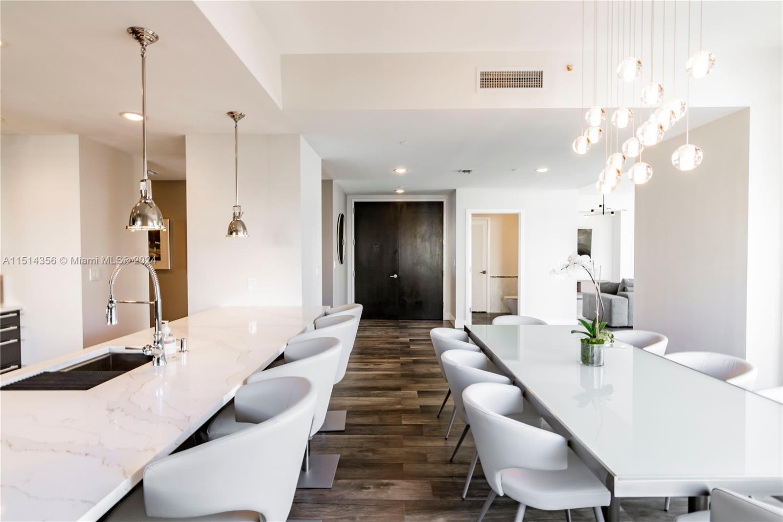 6101 Aqua Ave 302, Miami Beach, Florida 33141, 3 Bedrooms Bedrooms, ,3 BathroomsBathrooms,Residential,For Sale,6101 Aqua Ave 302,A11514356