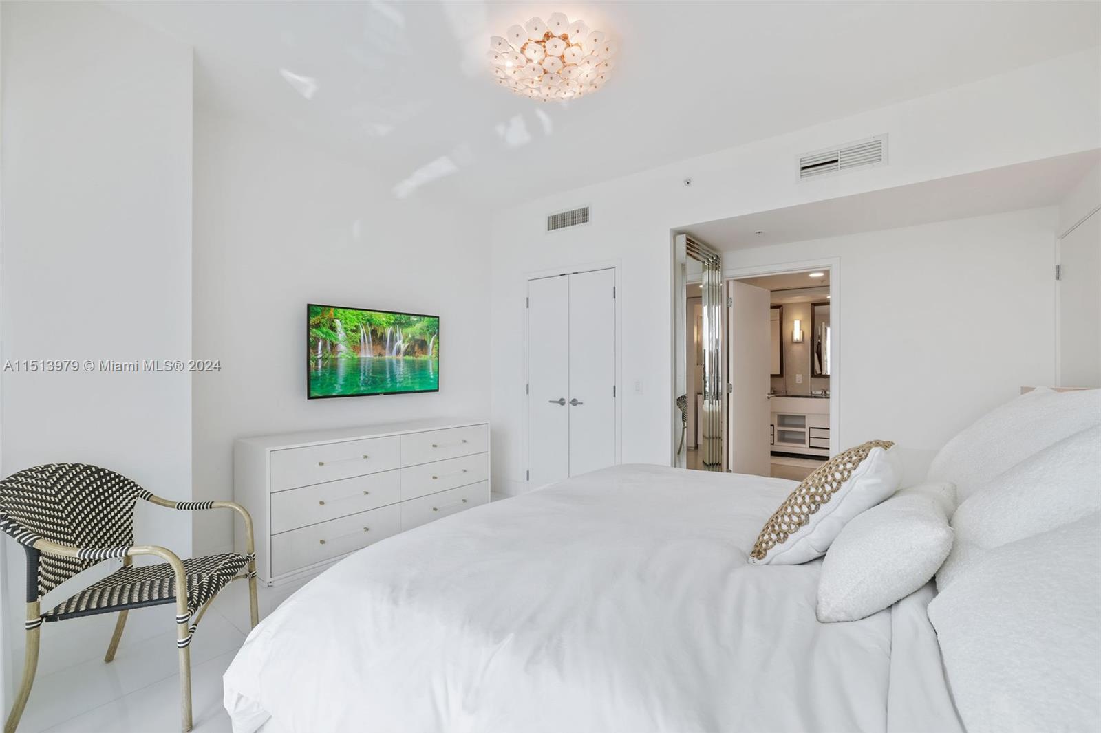 6899 Collins Ave 1410, Miami Beach, Florida 33141, 2 Bedrooms Bedrooms, ,2 BathroomsBathrooms,Residentiallease,For Rent,6899 Collins Ave 1410,A11513979