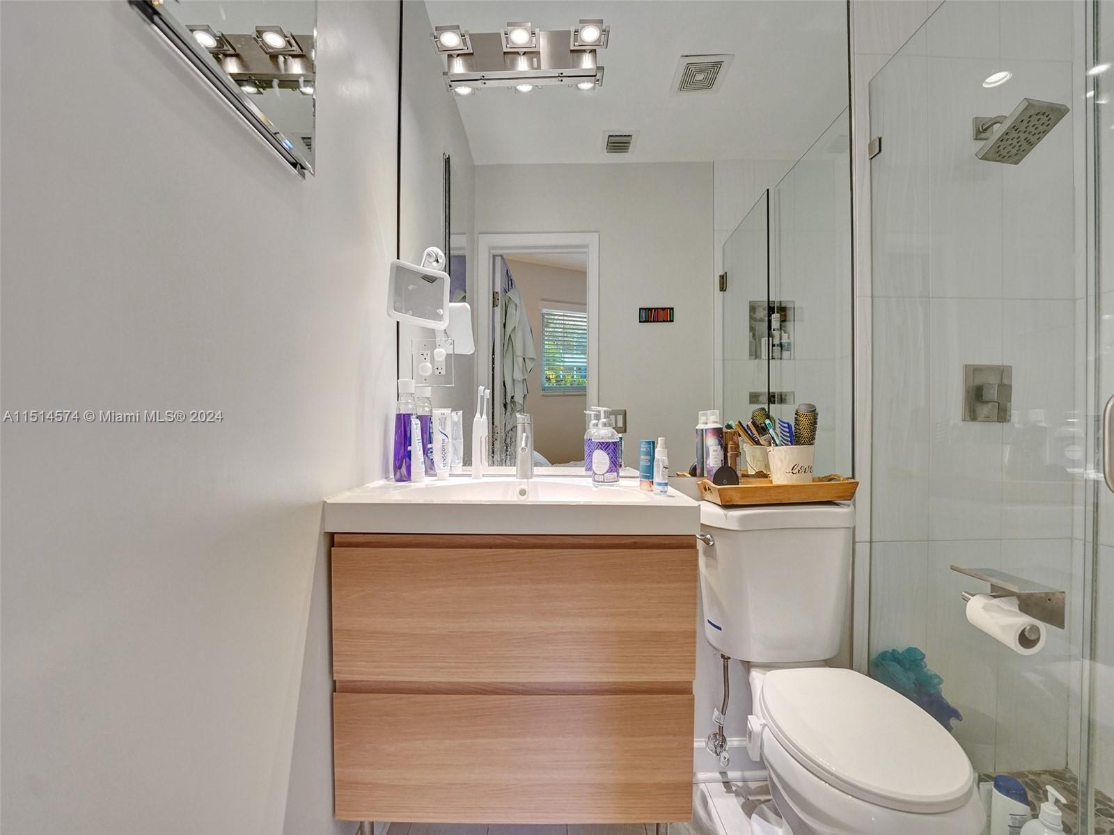 2265 SE 12th St, Pompano Beach, Florida 33062, 3 Bedrooms Bedrooms, ,2 BathroomsBathrooms,Residentiallease,For Rent,2265 SE 12th St,A11514574