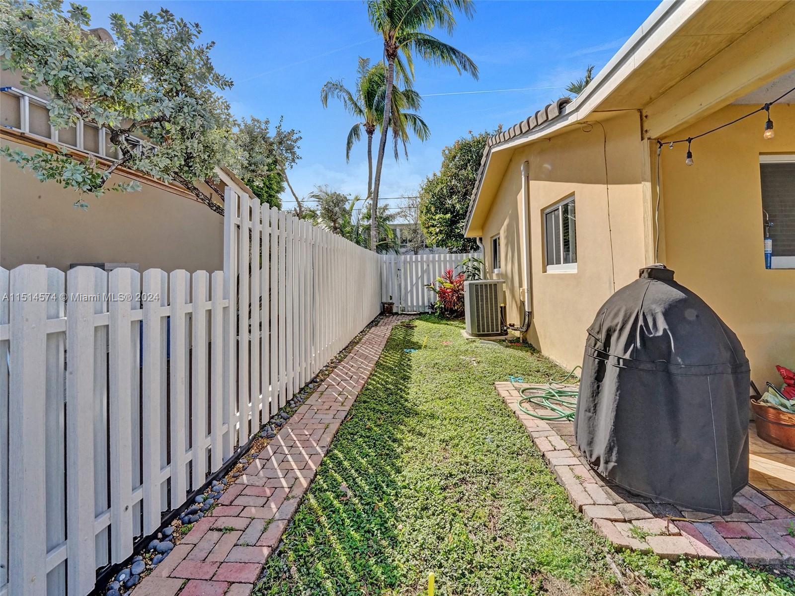 2265 SE 12th St, Pompano Beach, Florida 33062, 3 Bedrooms Bedrooms, ,2 BathroomsBathrooms,Residentiallease,For Rent,2265 SE 12th St,A11514574