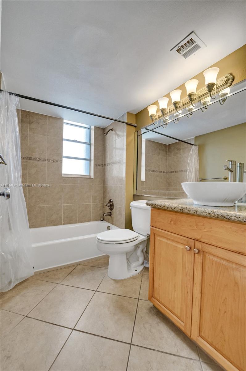3233 NE 32nd Ave 201, Fort Lauderdale, Florida 33308, 2 Bedrooms Bedrooms, ,2 BathroomsBathrooms,Residentiallease,For Rent,3233 NE 32nd Ave 201,A11514586