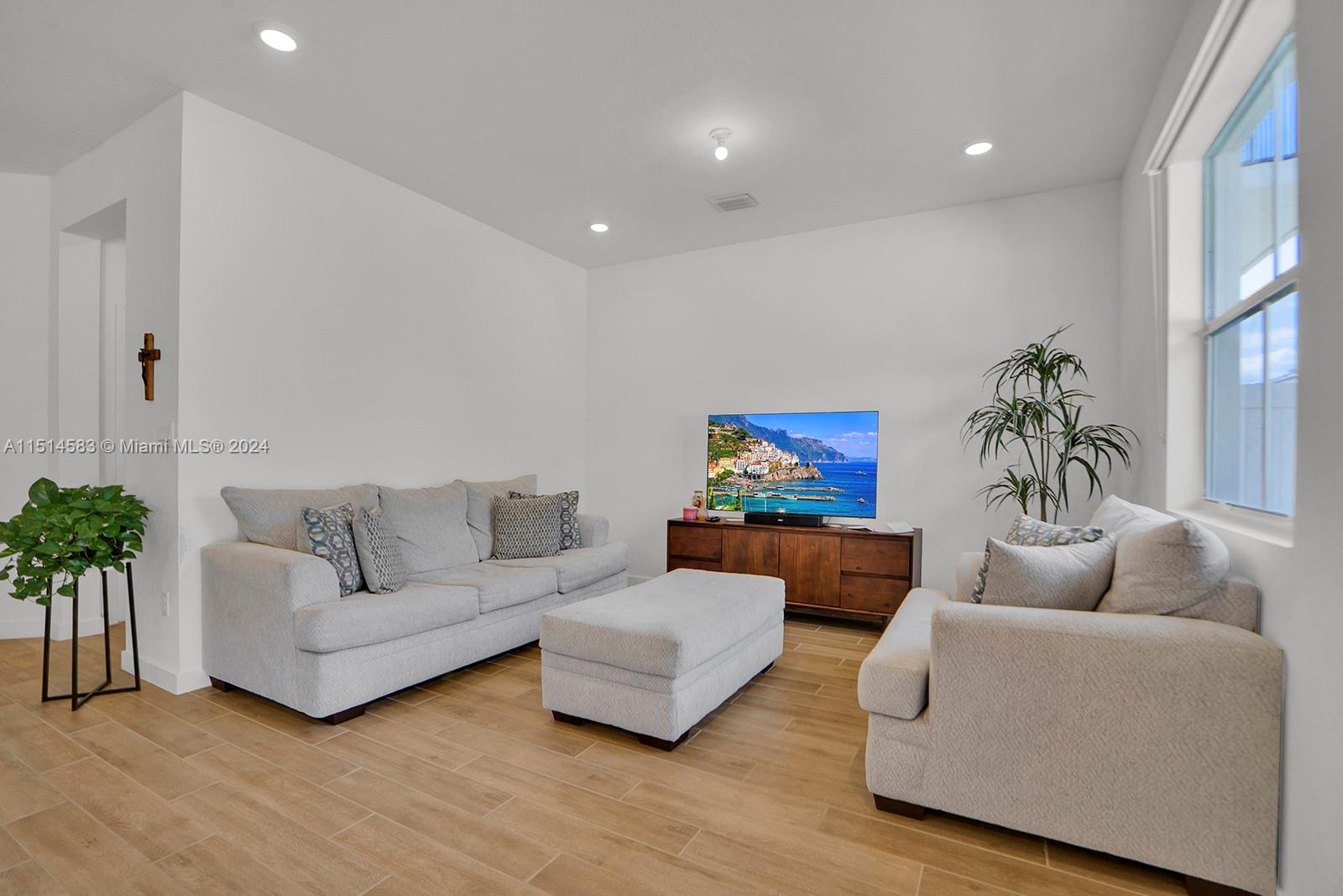 809 SE 19th st 0, Homestead, Florida 33034, 3 Bedrooms Bedrooms, ,2 BathroomsBathrooms,Residential,For Sale,809 SE 19th st 0,A11514583