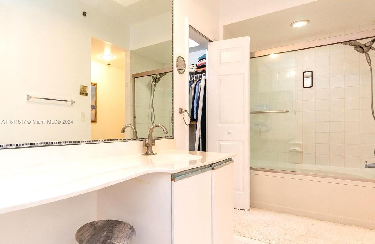 3175 184th St, Aventura, FL, 33160 United States, 1 Bedroom Bedrooms, ,1 BathroomBathrooms,Residential,For Sale,184th St,A11511517