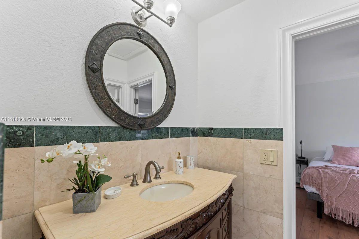 12040 43rd St, Miami, FL, 33175 United States, 10 Bedrooms Bedrooms, ,6 BathroomsBathrooms,Residential,For Sale,43rd St,A11514060