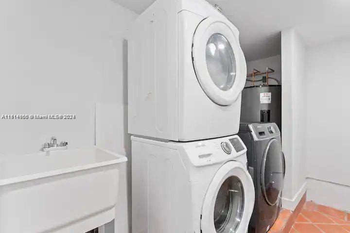 12040 43rd St, Miami, FL, 33175 United States, 10 Bedrooms Bedrooms, ,6 BathroomsBathrooms,Residential,For Sale,43rd St,A11514060