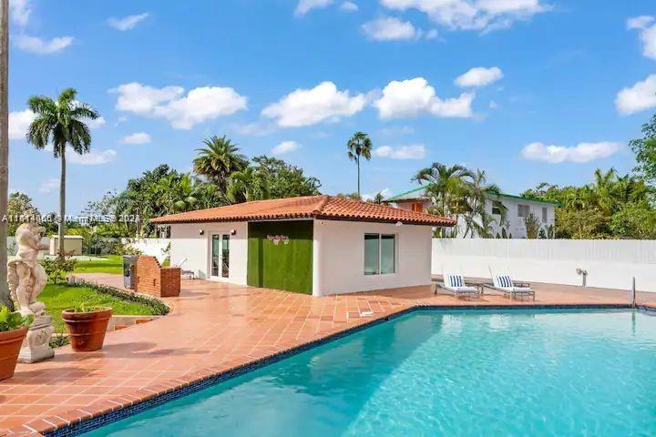12040 43rd St, Miami, FL, 33175 United States, 10 Bedrooms Bedrooms, ,6 BathroomsBathrooms,Residential,For Sale,43rd St,A11514060