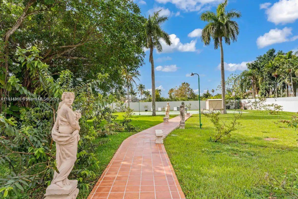 12040 43rd St, Miami, FL, 33175 United States, 10 Bedrooms Bedrooms, ,6 BathroomsBathrooms,Residential,For Sale,43rd St,A11514060