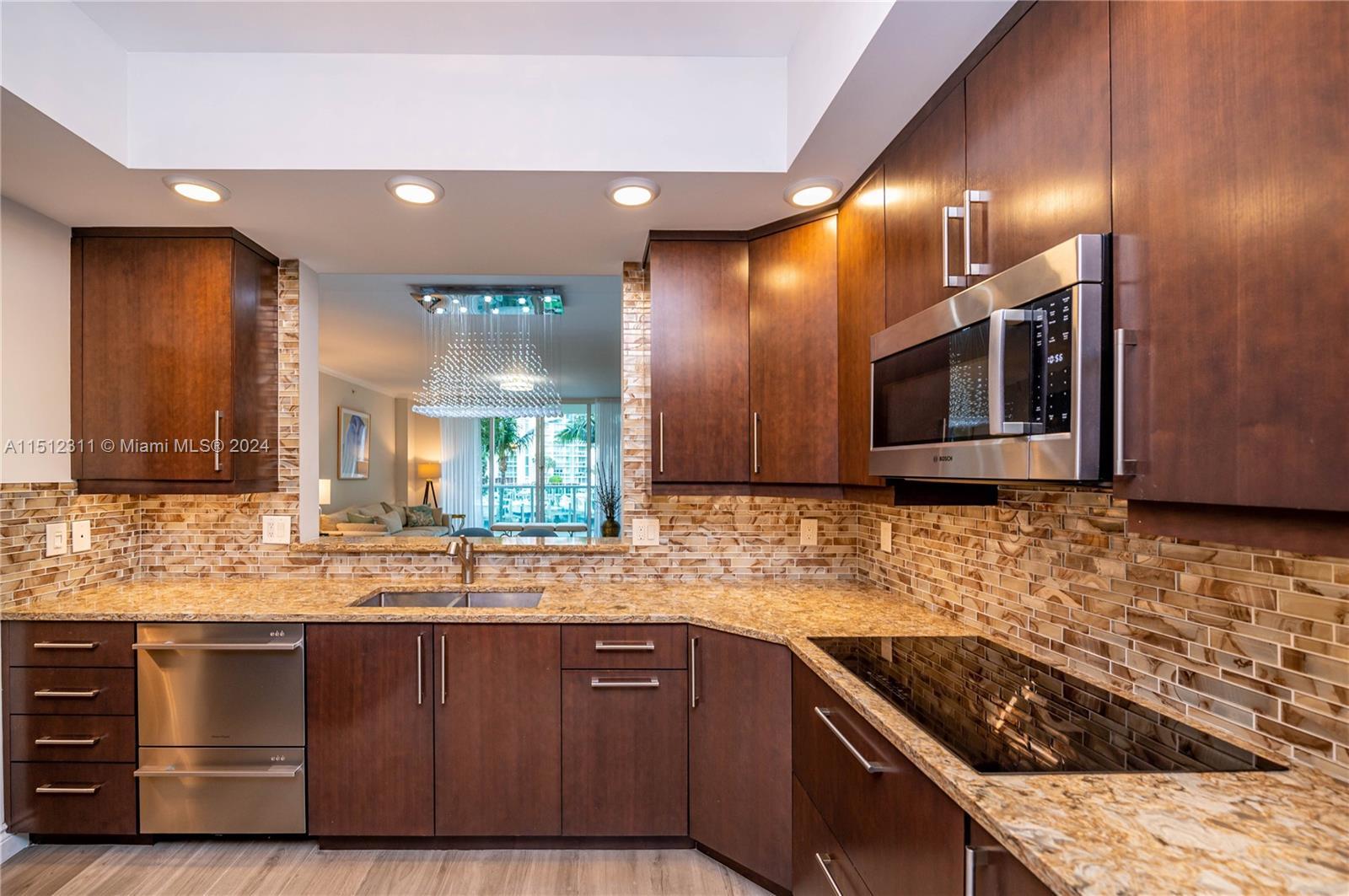 3340 190th St, Aventura, FL, 33180 United States, 3 Bedrooms Bedrooms, ,2 BathroomsBathrooms,Residential,For Sale,190th St,A11512311
