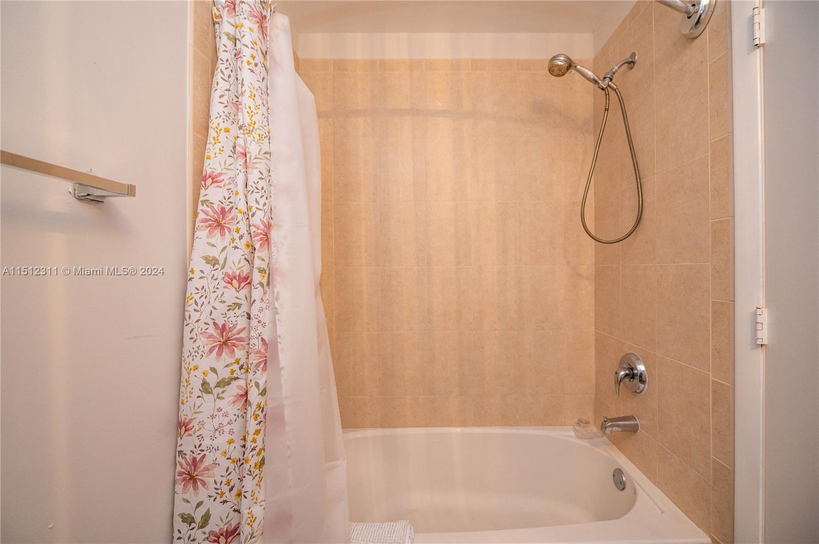 3340 190th St, Aventura, FL, 33180 United States, 3 Bedrooms Bedrooms, ,2 BathroomsBathrooms,Residential,For Sale,190th St,A11512311
