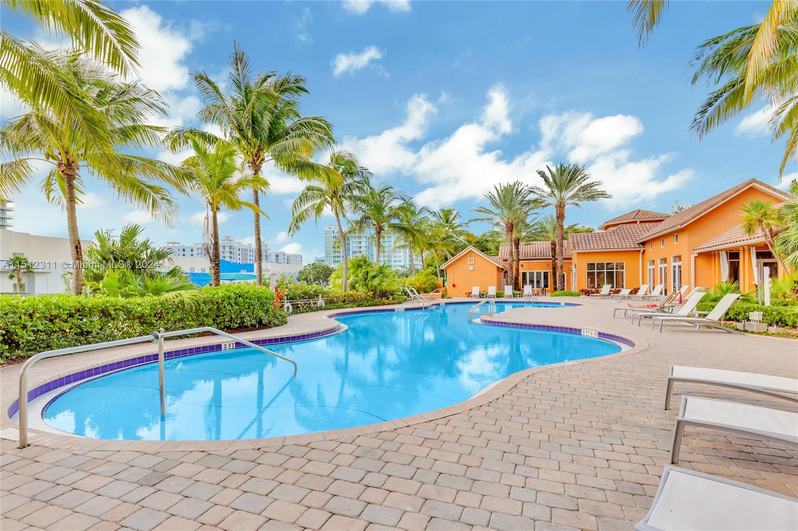 3340 190th St, Aventura, FL, 33180 United States, 3 Bedrooms Bedrooms, ,2 BathroomsBathrooms,Residential,For Sale,190th St,A11512311
