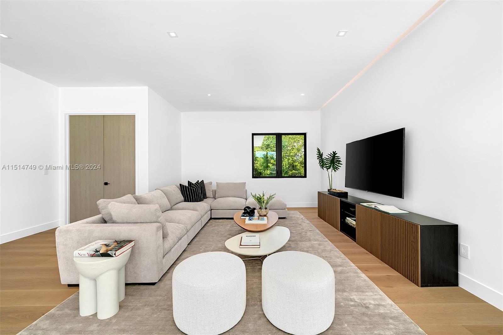 9751 63rd Ct, Pinecrest, FL, 33156 United States, 7 Bedrooms Bedrooms, ,8 BathroomsBathrooms,Residential,For Sale,63rd Ct,A11514749