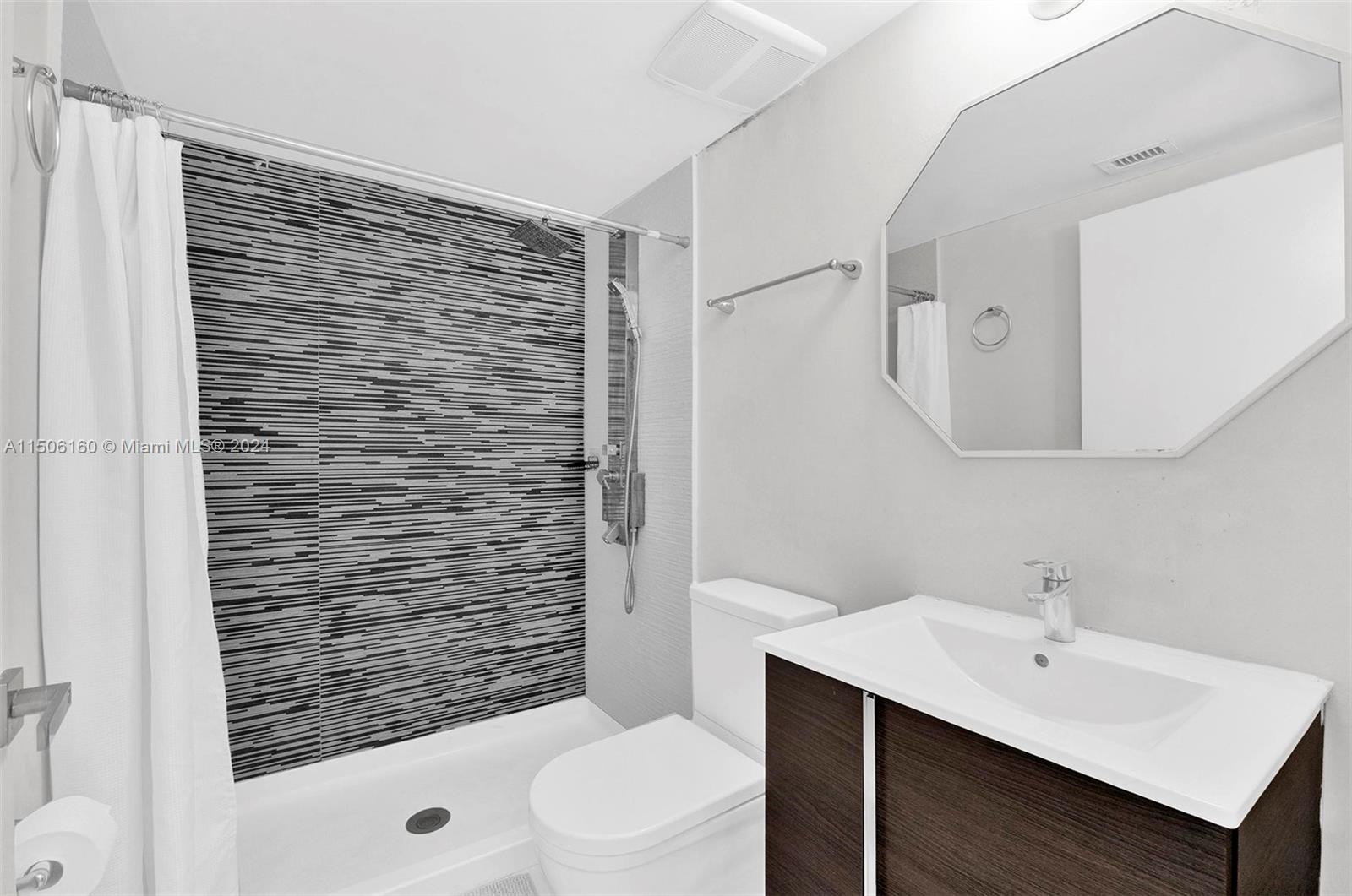 740 Meridian Ave 25, Miami Beach, Florida 33139, 1 Bedroom Bedrooms, 1 Room Rooms,1 BathroomBathrooms,Residential,For Sale,740 Meridian Ave 25,A11506160