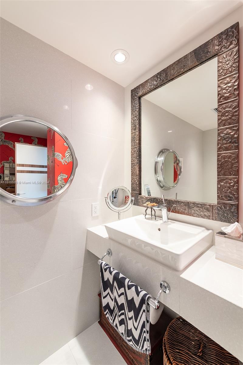 Miami Beach, Florida 33139, 2 Bedrooms Bedrooms, ,2 BathroomsBathrooms,Residential,For Sale,A11510593