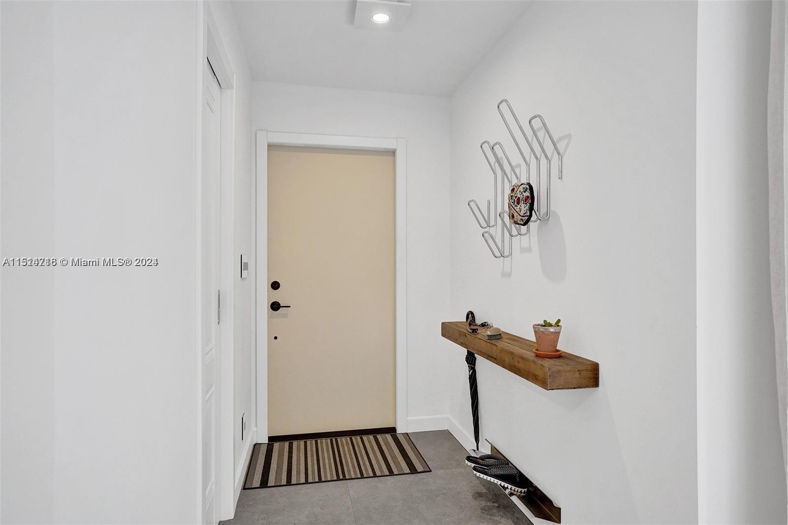 2407 NE 9th St 104, Hallandale Beach, Florida 33009, 2 Bedrooms Bedrooms, ,2 BathroomsBathrooms,Residential,For Sale,2407 NE 9th St 104,A11514716