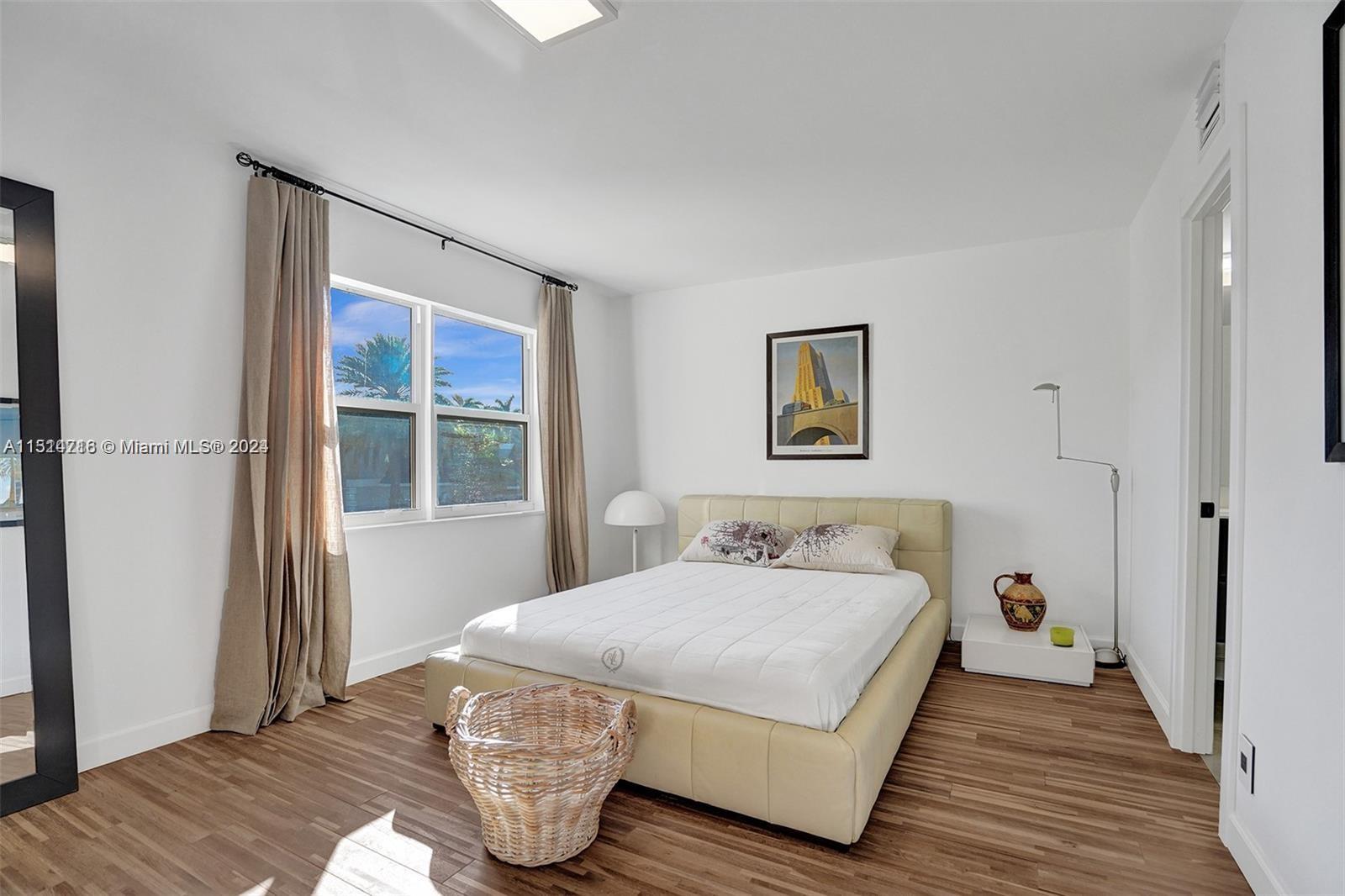 2407 NE 9th St 104, Hallandale Beach, Florida 33009, 2 Bedrooms Bedrooms, ,2 BathroomsBathrooms,Residential,For Sale,2407 NE 9th St 104,A11514716