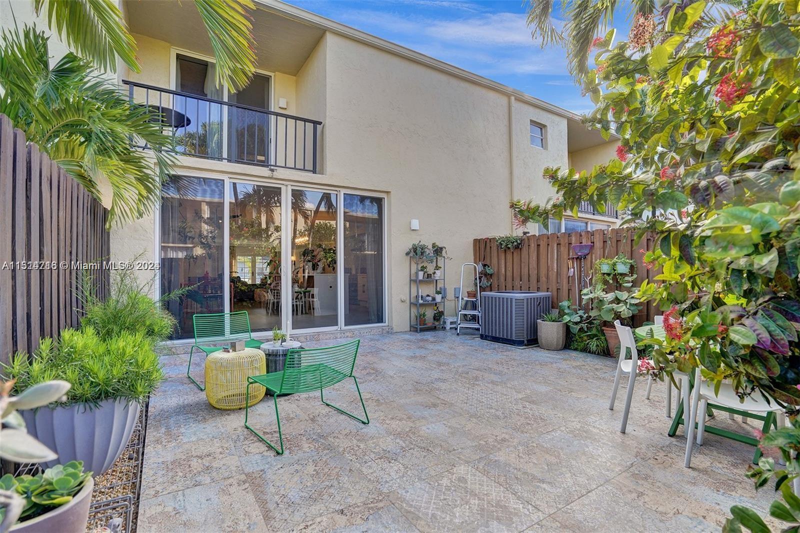 2407 NE 9th St 104, Hallandale Beach, Florida 33009, 2 Bedrooms Bedrooms, ,2 BathroomsBathrooms,Residential,For Sale,2407 NE 9th St 104,A11514716