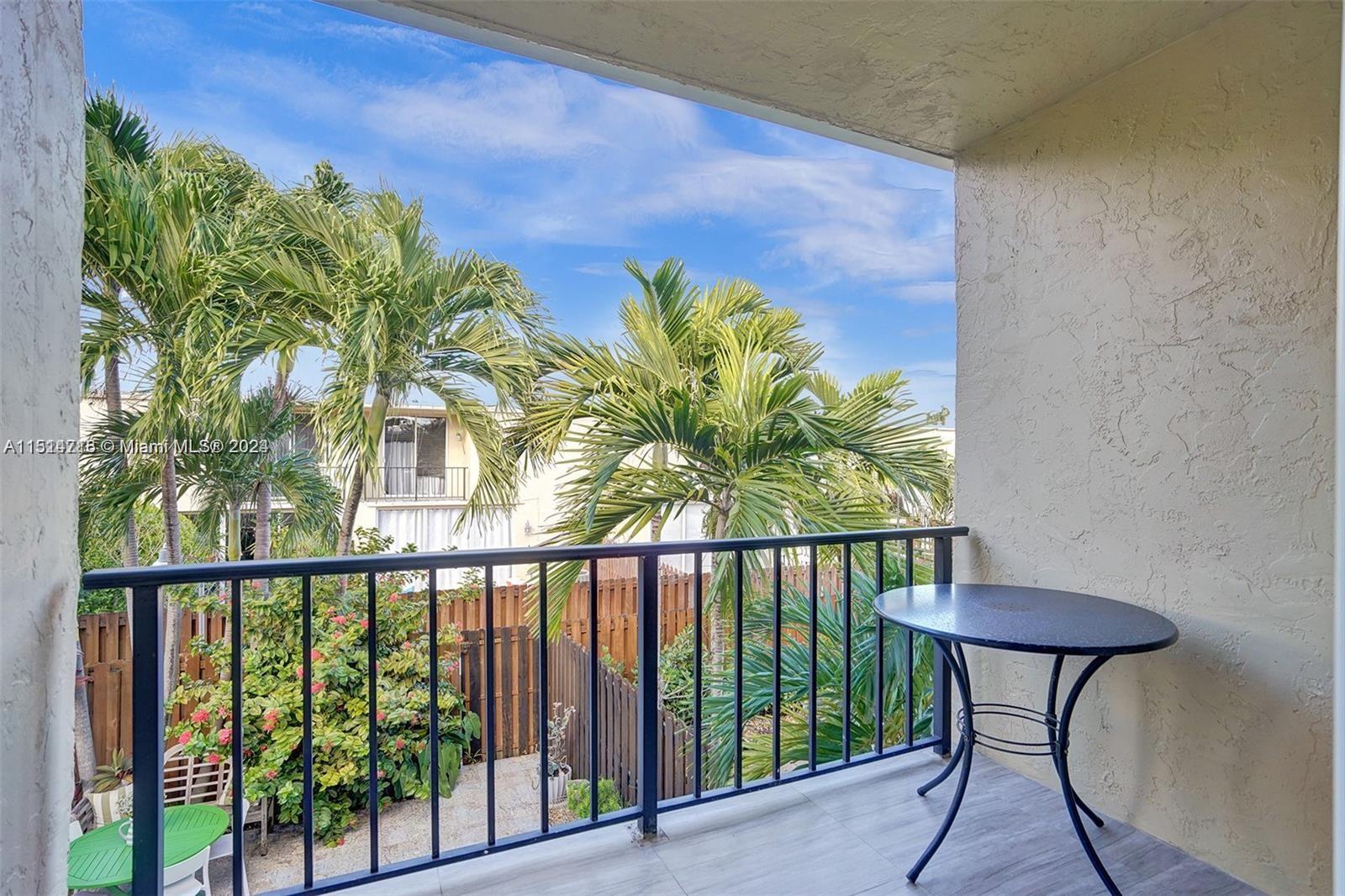 2407 NE 9th St 104, Hallandale Beach, Florida 33009, 2 Bedrooms Bedrooms, ,2 BathroomsBathrooms,Residential,For Sale,2407 NE 9th St 104,A11514716