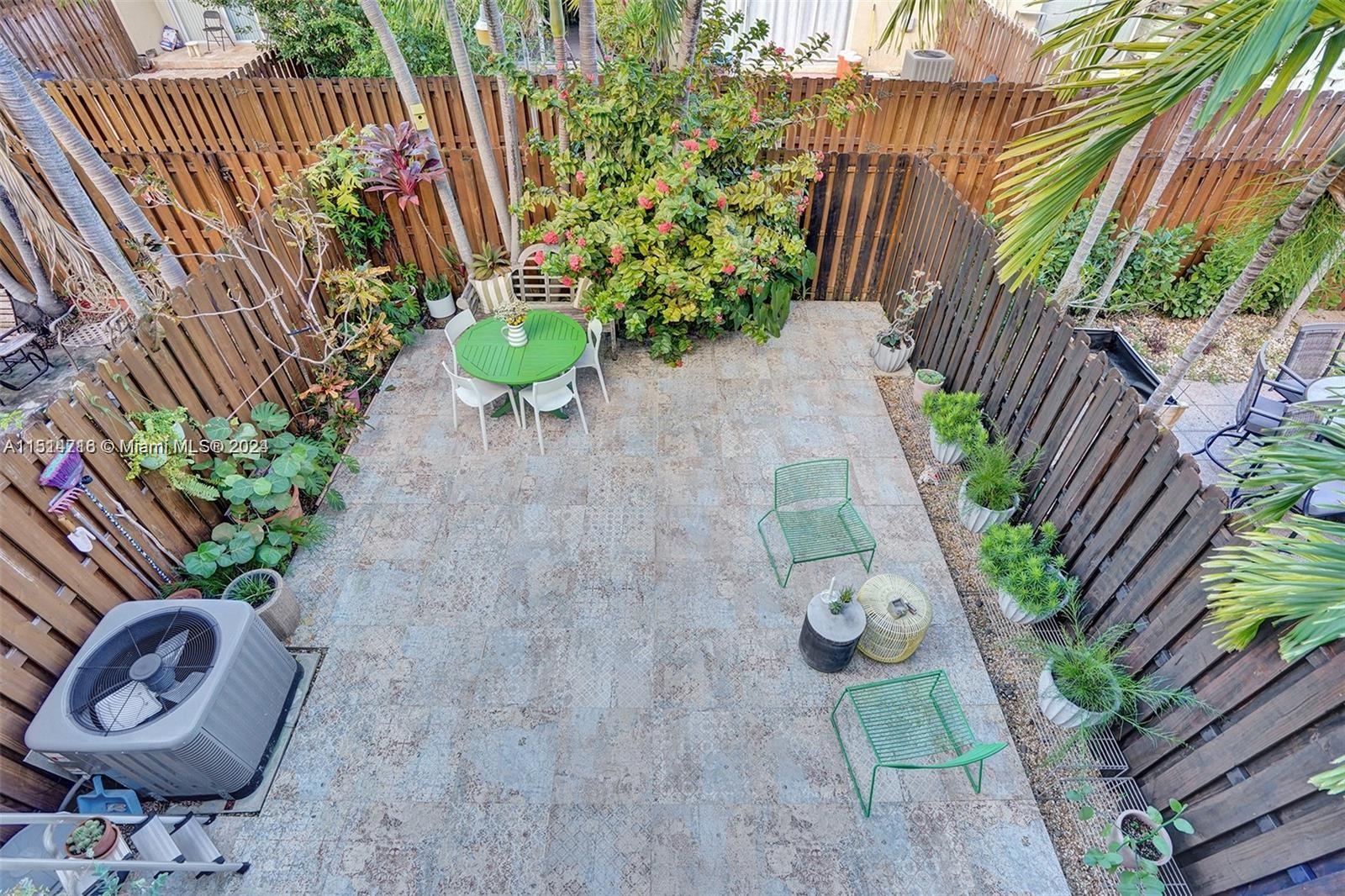 2407 NE 9th St 104, Hallandale Beach, Florida 33009, 2 Bedrooms Bedrooms, ,2 BathroomsBathrooms,Residential,For Sale,2407 NE 9th St 104,A11514716