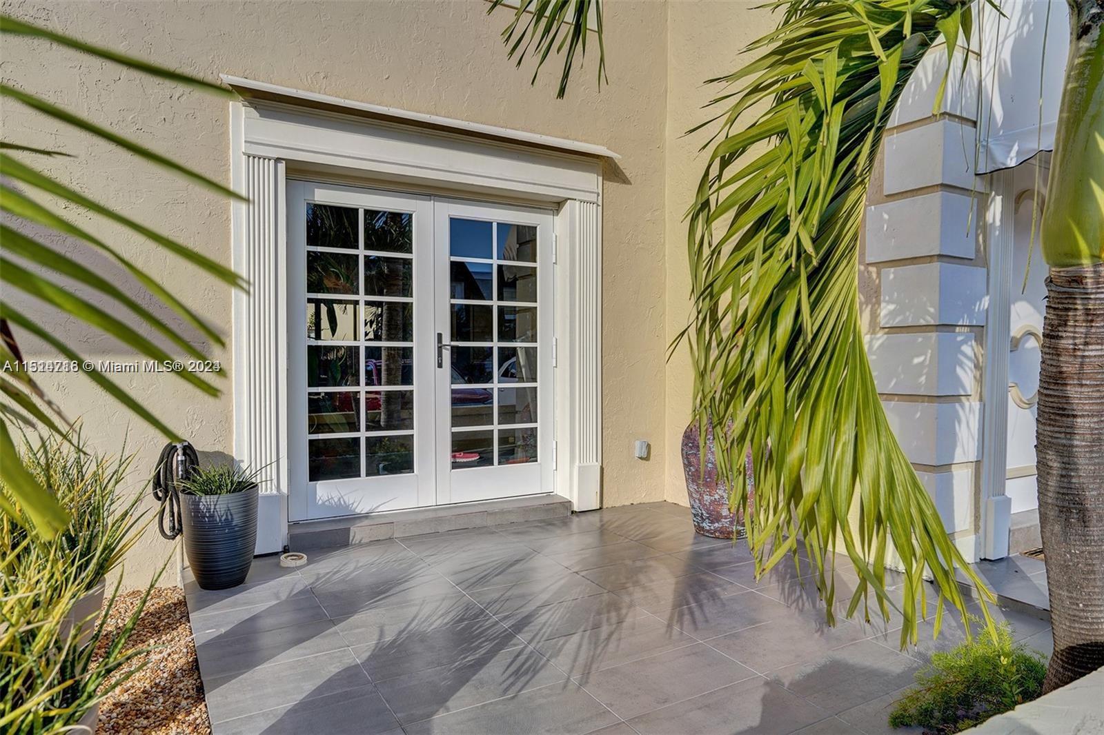 2407 NE 9th St 104, Hallandale Beach, Florida 33009, 2 Bedrooms Bedrooms, ,2 BathroomsBathrooms,Residential,For Sale,2407 NE 9th St 104,A11514716