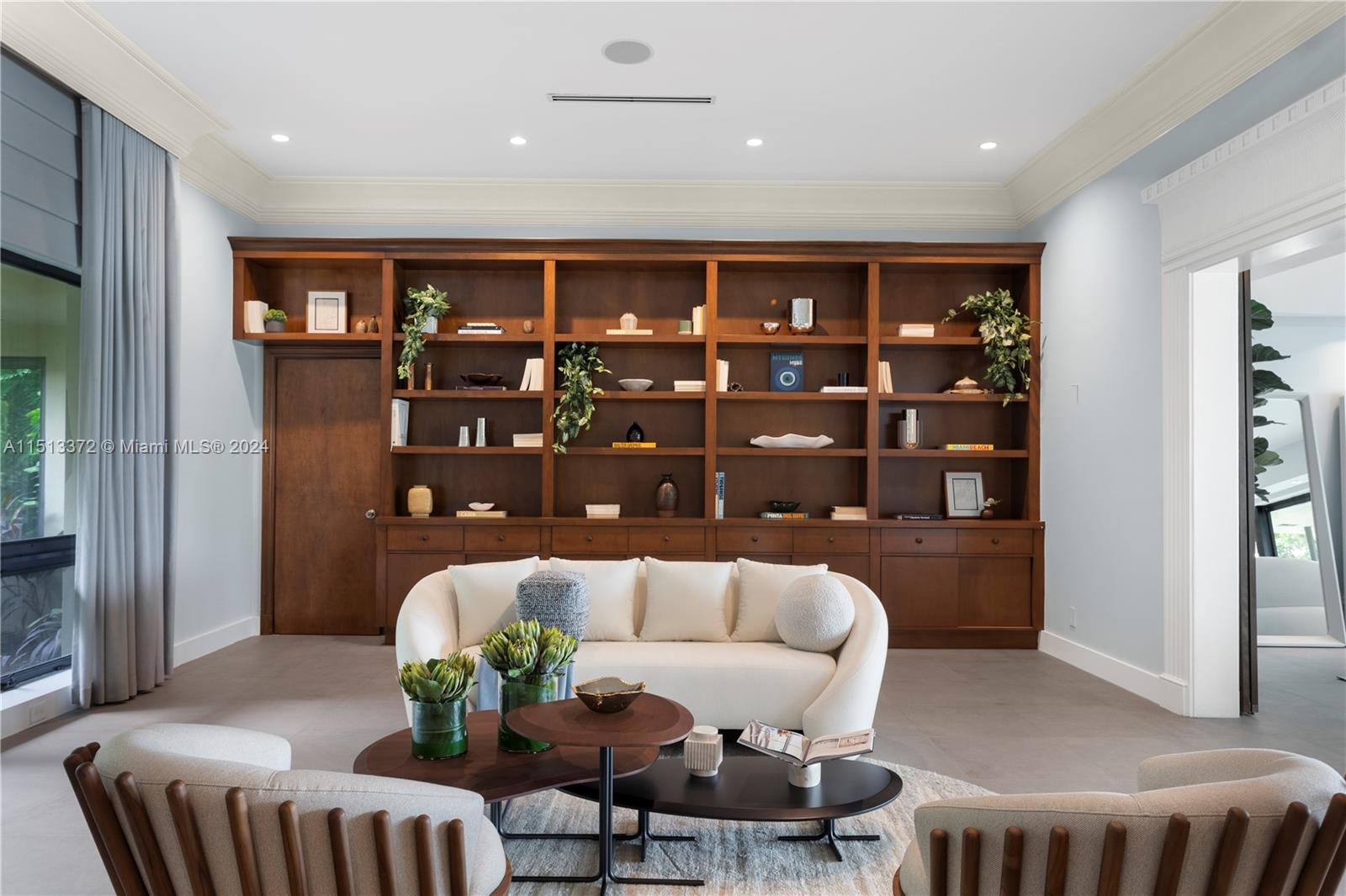 250 W San Marino Dr, Miami Beach, Florida 33139, 3 Bedrooms Bedrooms, ,3 BathroomsBathrooms,Residential,For Sale,250 W San Marino Dr,A11513372