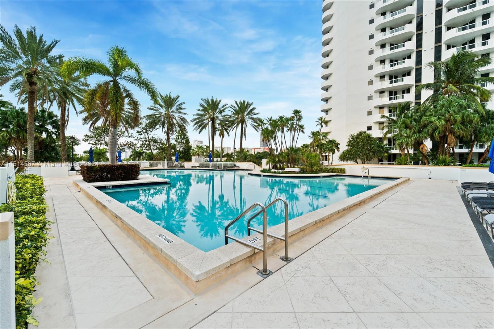 21205 Yacht Club Dr, Aventura, FL, 33180 United States, 3 Bedrooms Bedrooms, ,2 BathroomsBathrooms,Residential,For Sale,Yacht Club Dr,A11514567