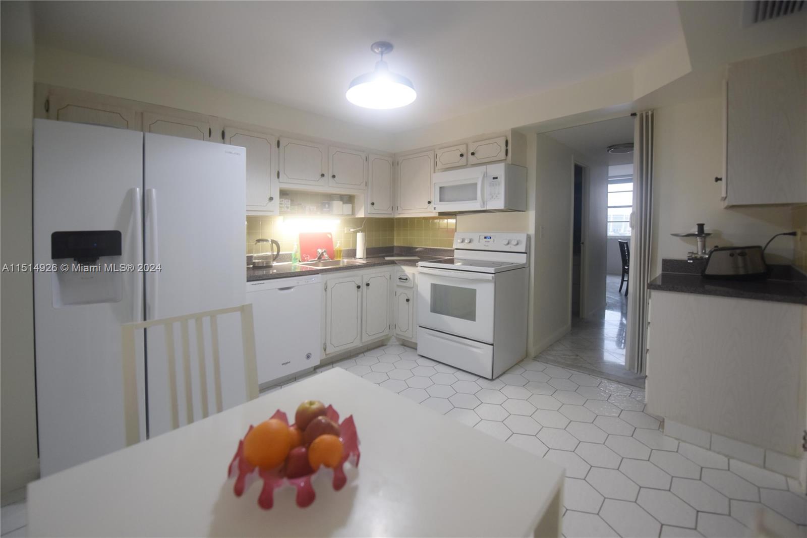 250 174th St, Sunny Isles Beach, FL, 33160 United States, 2 Bedrooms Bedrooms, ,2 BathroomsBathrooms,Residential,For Sale,174th St,A11514926