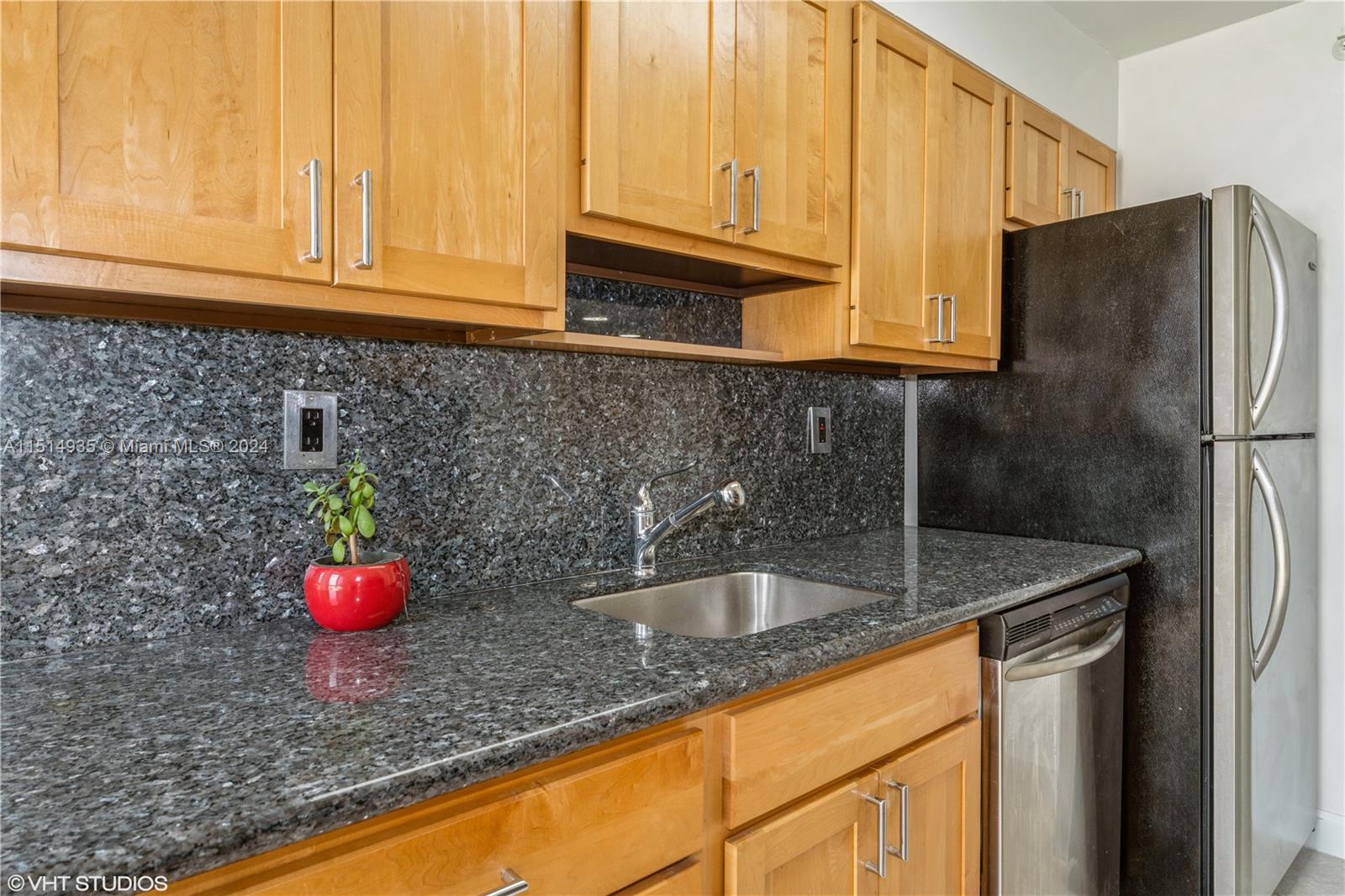 1688 West Ave 703, Miami Beach, Florida 33139, 2 Bedrooms Bedrooms, ,2 BathroomsBathrooms,Residentiallease,For Rent,1688 West Ave 703,A11514935