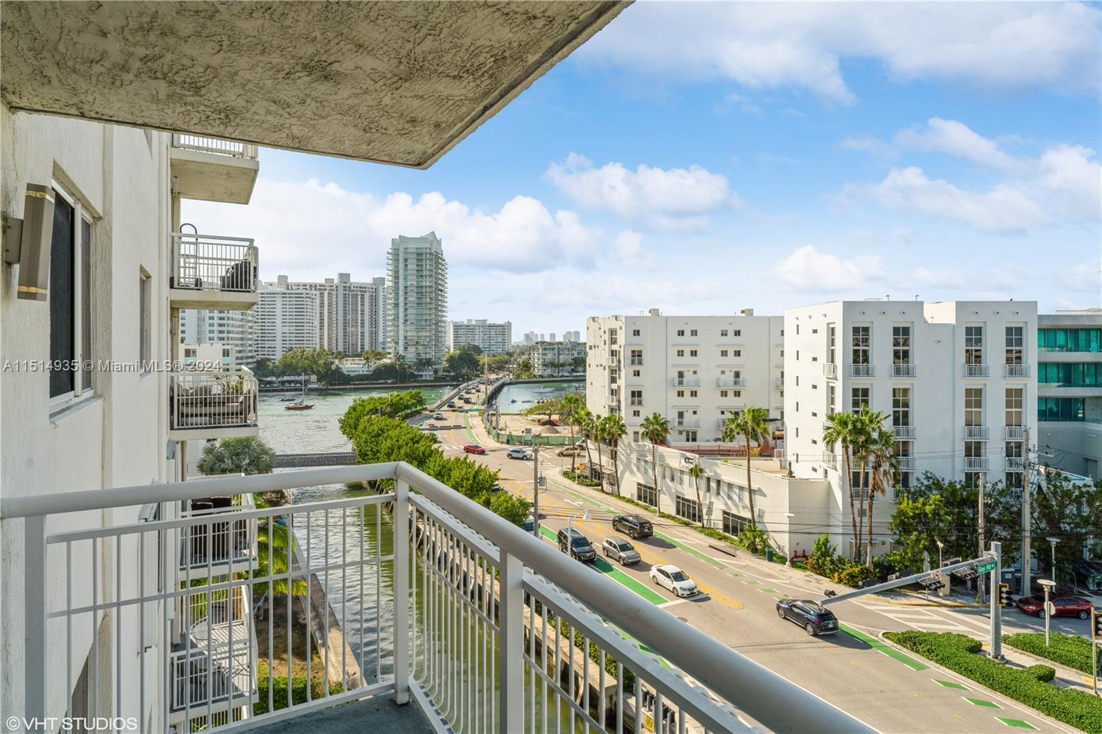 1688 West Ave 703, Miami Beach, Florida 33139, 2 Bedrooms Bedrooms, ,2 BathroomsBathrooms,Residentiallease,For Rent,1688 West Ave 703,A11514935