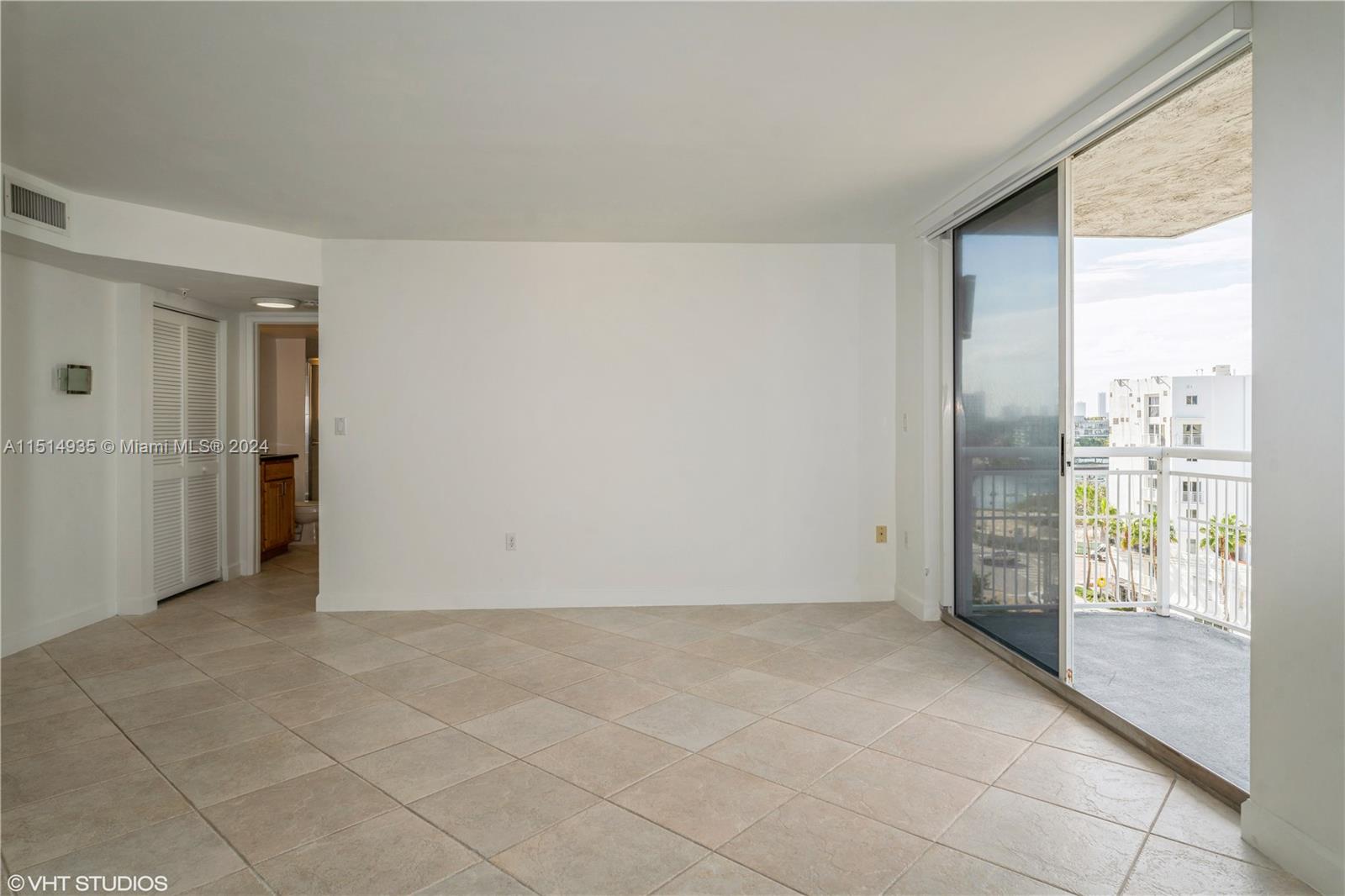 1688 West Ave 703, Miami Beach, Florida 33139, 2 Bedrooms Bedrooms, ,2 BathroomsBathrooms,Residentiallease,For Rent,1688 West Ave 703,A11514935