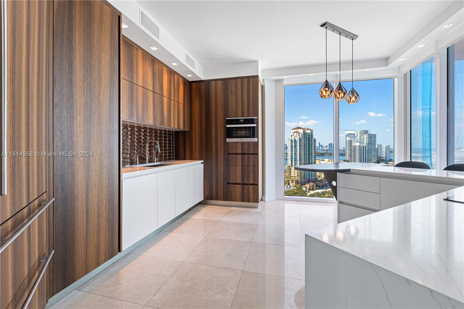 300 Pointe Dr, Miami Beach, FL, 33139 United States, 3 Bedrooms Bedrooms, ,2 BathroomsBathrooms,Residential,For Sale,Pointe Dr,A11514958