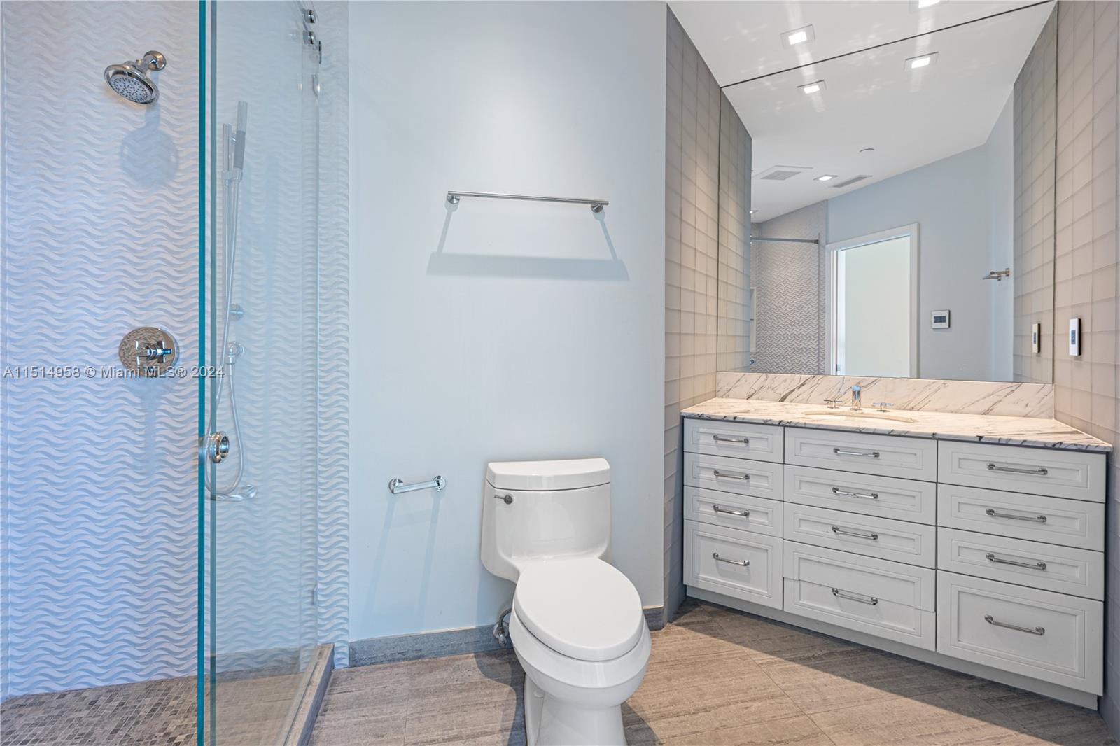 300 S Pointe Dr 2405, Miami Beach, Florida 33139, 3 Bedrooms Bedrooms, ,2 BathroomsBathrooms,Residential,For Sale,300 S Pointe Dr 2405,A11514958