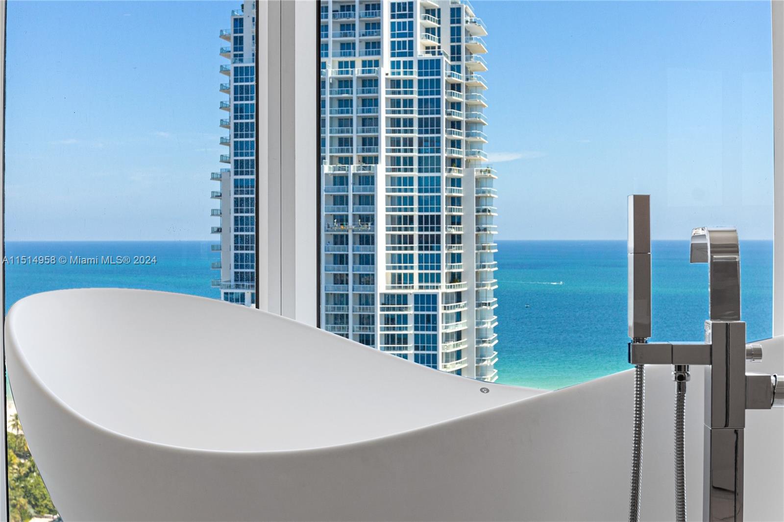 300 S Pointe Dr 2405, Miami Beach, Florida 33139, 3 Bedrooms Bedrooms, ,2 BathroomsBathrooms,Residential,For Sale,300 S Pointe Dr 2405,A11514958