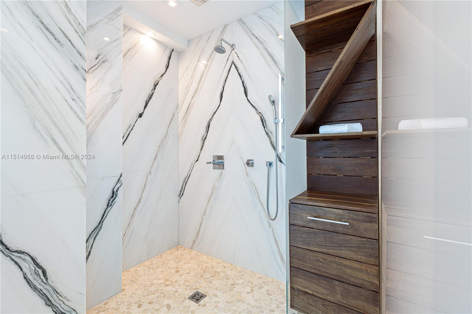 300 Pointe Dr, Miami Beach, FL, 33139 United States, 3 Bedrooms Bedrooms, ,2 BathroomsBathrooms,Residential,For Sale,Pointe Dr,A11514958