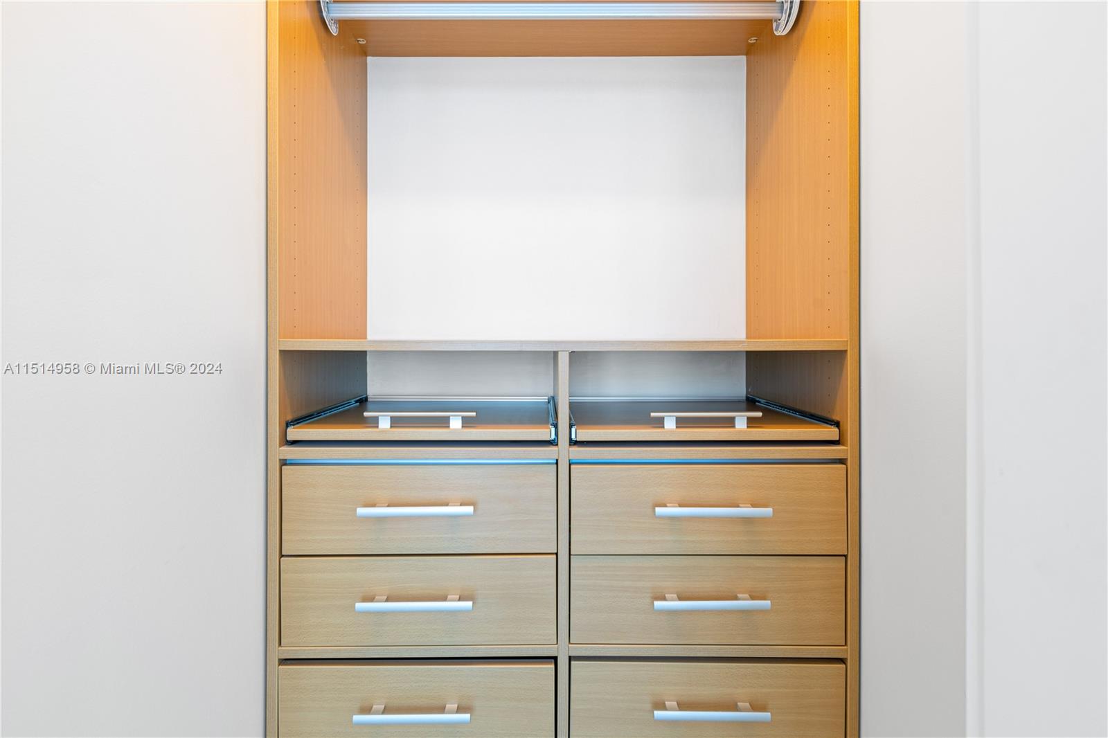 300 S Pointe Dr 2405, Miami Beach, Florida 33139, 3 Bedrooms Bedrooms, ,2 BathroomsBathrooms,Residential,For Sale,300 S Pointe Dr 2405,A11514958