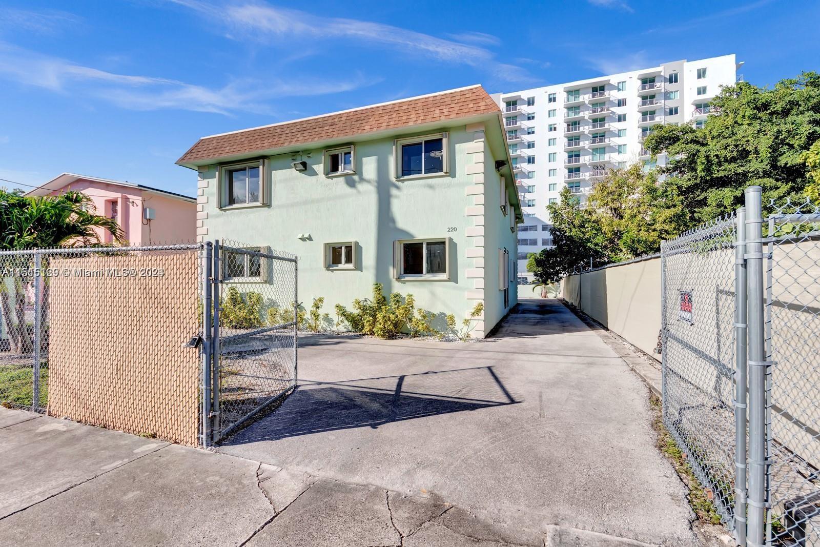 220 NW 7th Ave 2, Miami, Florida 33128, 2 Bedrooms Bedrooms, ,1 BathroomBathrooms,Residentiallease,For Rent,220 NW 7th Ave 2,A11515129