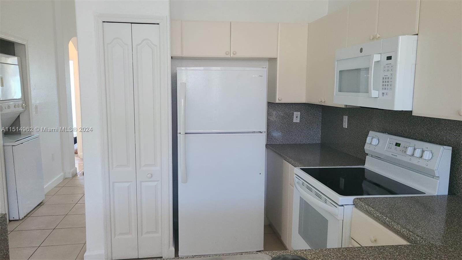 1663 SE 29th St 209, Homestead, Florida 33035, 3 Bedrooms Bedrooms, ,2 BathroomsBathrooms,Residential,For Sale,1663 SE 29th St 209,A11514962