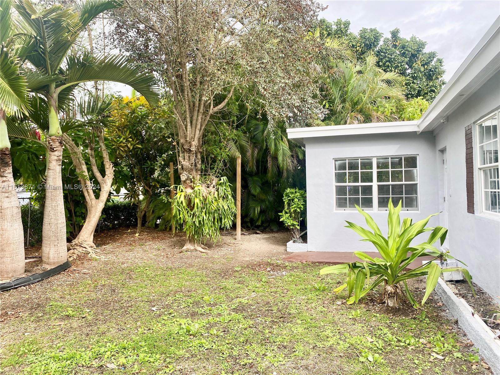 433 NW 8th Ave, Homestead, Florida 33030, 4 Bedrooms Bedrooms, ,2 BathroomsBathrooms,Residential,For Sale,433 NW 8th Ave,A11513871