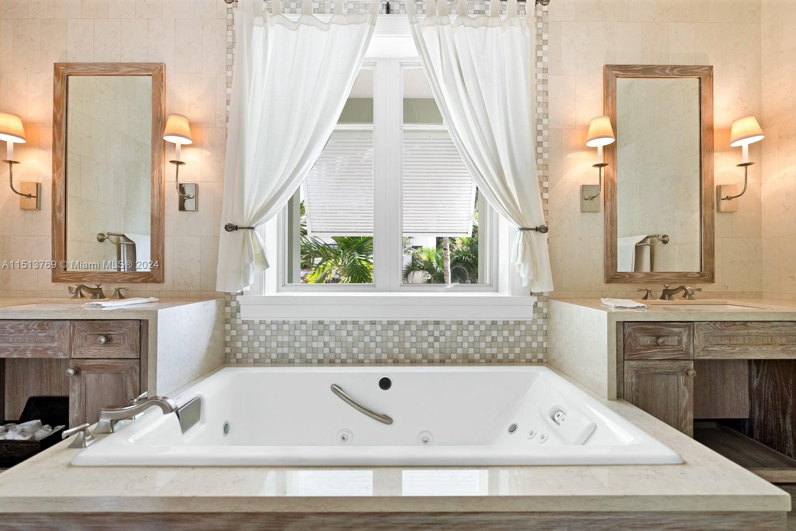 7732 Atlantic Way, Miami Beach, FL, 33141 United States, 4 Bedrooms Bedrooms, ,4 BathroomsBathrooms,Residential,For Sale,Atlantic Way,A11513769