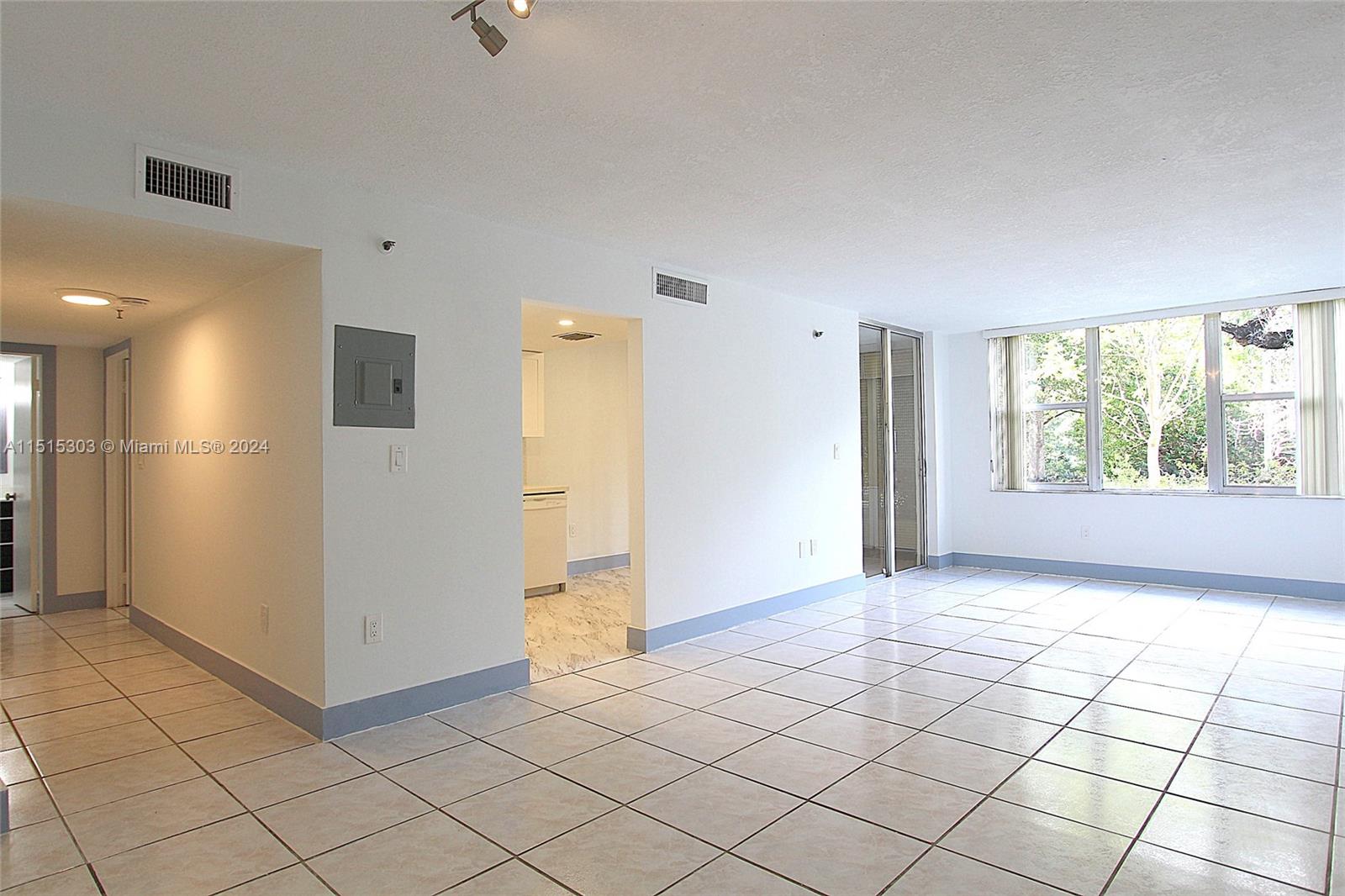 17890 W Dixie Hwy 108, North Miami Beach, Florida 33160, 1 Bedroom Bedrooms, ,1 BathroomBathrooms,Residentiallease,For Rent,17890 W Dixie Hwy 108,A11515303