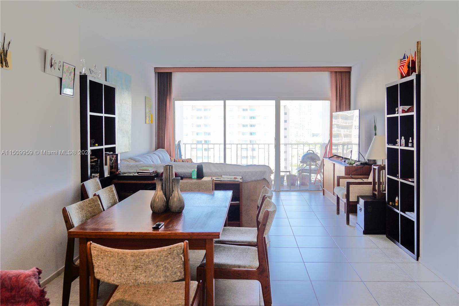 Sunny Isles Beach, FL, 33160 United States, 1 Bedroom Bedrooms, ,1 BathroomBathrooms,Residential,For Sale,A11509959