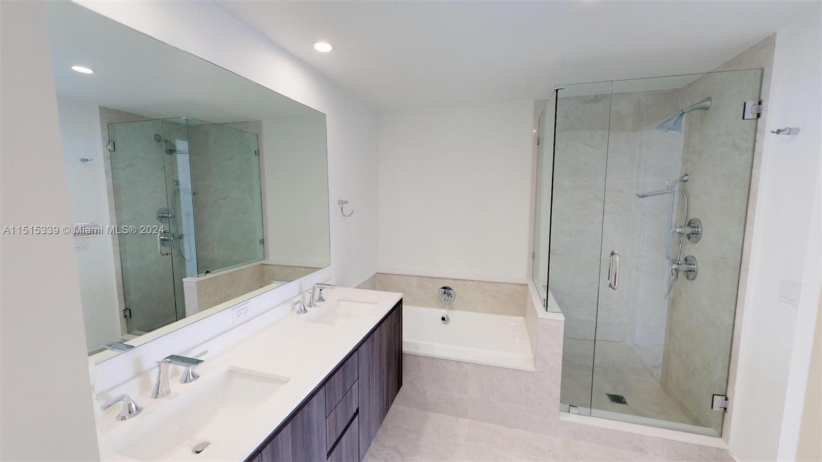 488 NE 18th St 2401, Miami, Florida 33132, 2 Bedrooms Bedrooms, ,2 BathroomsBathrooms,Residentiallease,For Rent,488 NE 18th St 2401,A11515339