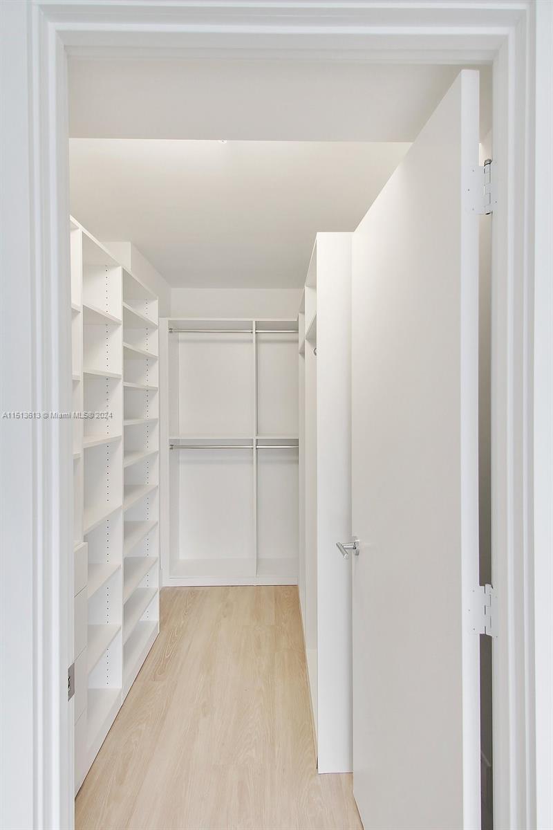 1756 N Bayshore Dr 26L, Miami, Florida 33132, 1 Bedroom Bedrooms, ,1 BathroomBathrooms,Residentiallease,For Rent,1756 N Bayshore Dr 26L,A11513613