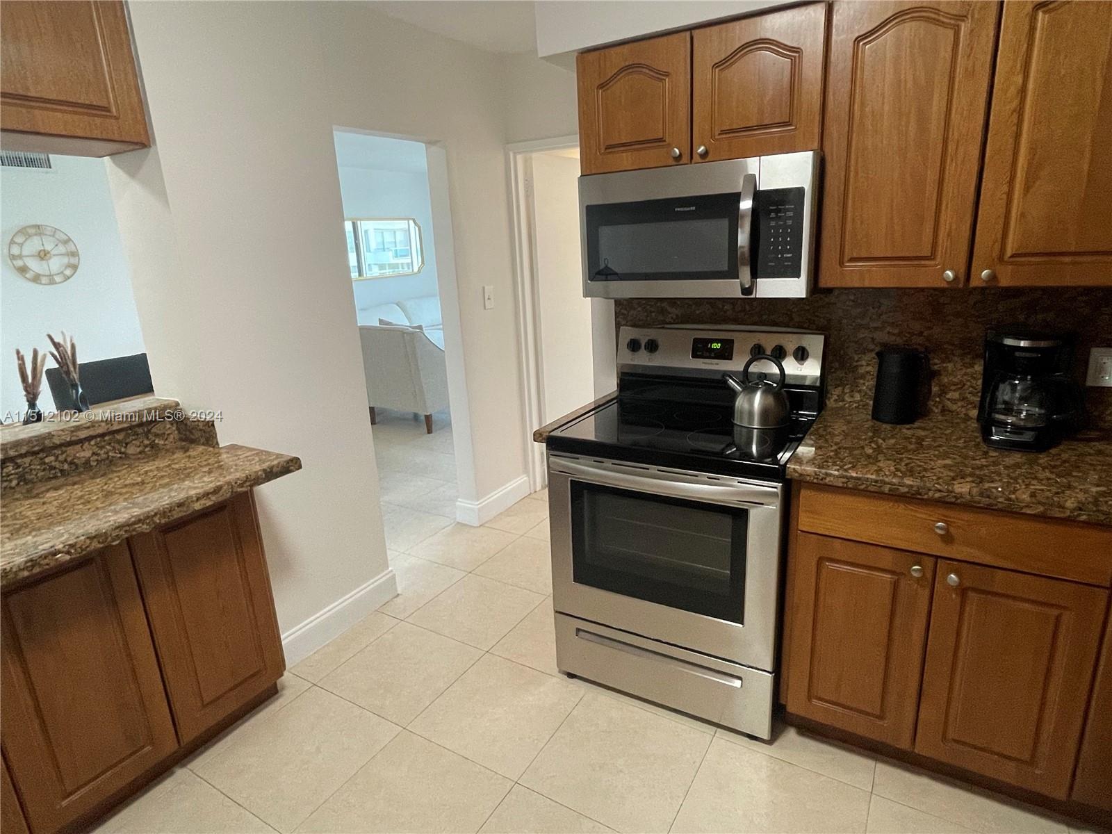 5151 Collins Ave 1722, Miami Beach, Florida 33140, 2 Bedrooms Bedrooms, ,2 BathroomsBathrooms,Residentiallease,For Rent,5151 Collins Ave 1722,A11512102