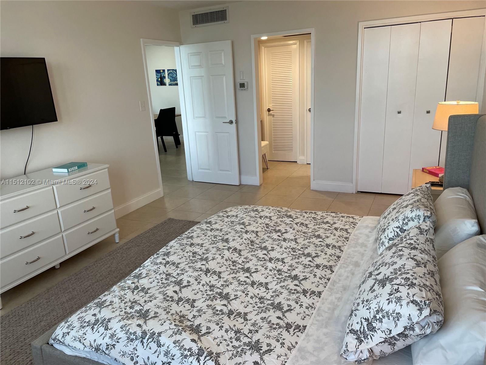 5151 Collins Ave 1722, Miami Beach, Florida 33140, 2 Bedrooms Bedrooms, ,2 BathroomsBathrooms,Residentiallease,For Rent,5151 Collins Ave 1722,A11512102